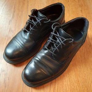 Vintage Stafford Men’s Black Leather Cap Toe Oxford. Made in Italy. Size:9 M